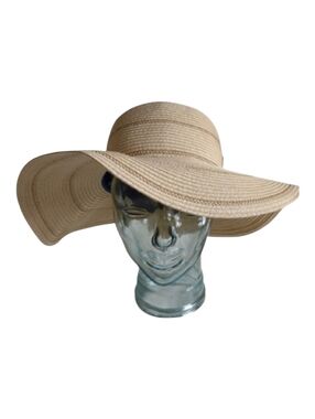 Straw Hat ADRIENNE VITTADINI Starburst Jewel Detail OS